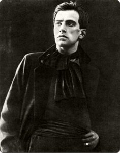 Mayakovsky_1918